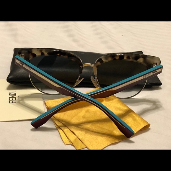 Fendi sunglasses - Picture 3 of 8